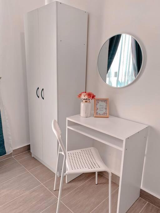 Netflix 2 Bedroom Troika Kota Bharu Homestay 1812 Экстерьер фото